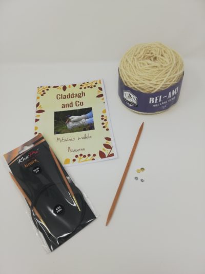 Kit pour tricoter les mitaines Kaouenn couleur écru naturelle – Image 2