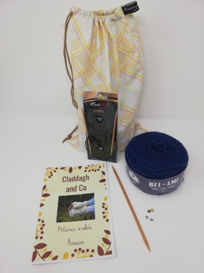 Kit pour tricoter les mitaines Kaouenn couleur bleu marine